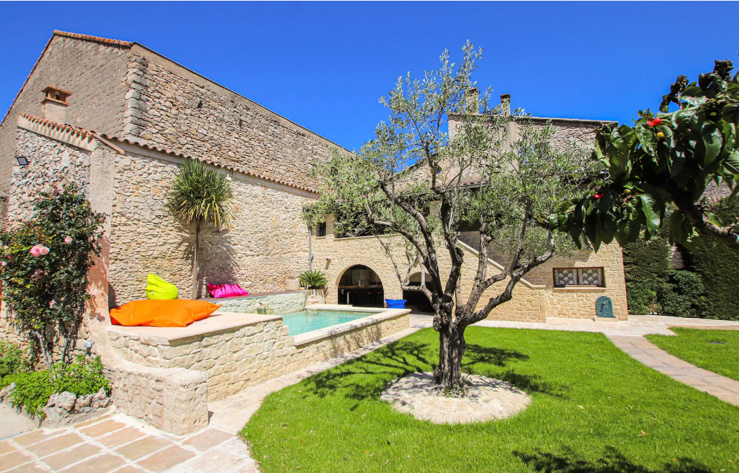 Maison-Bourg-Saint-Andeol-REF7539635