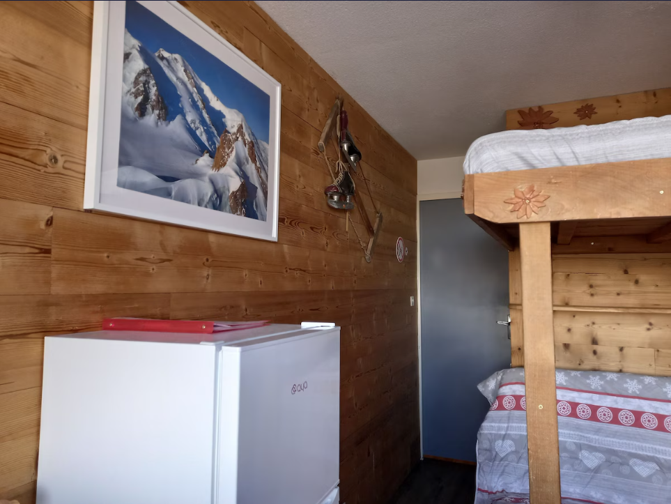 Studio-Corbier-REF1477415