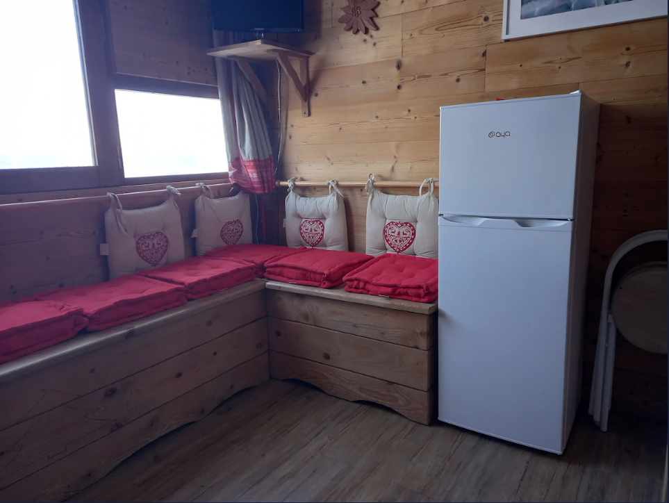 Studio-Corbier-REF1477415