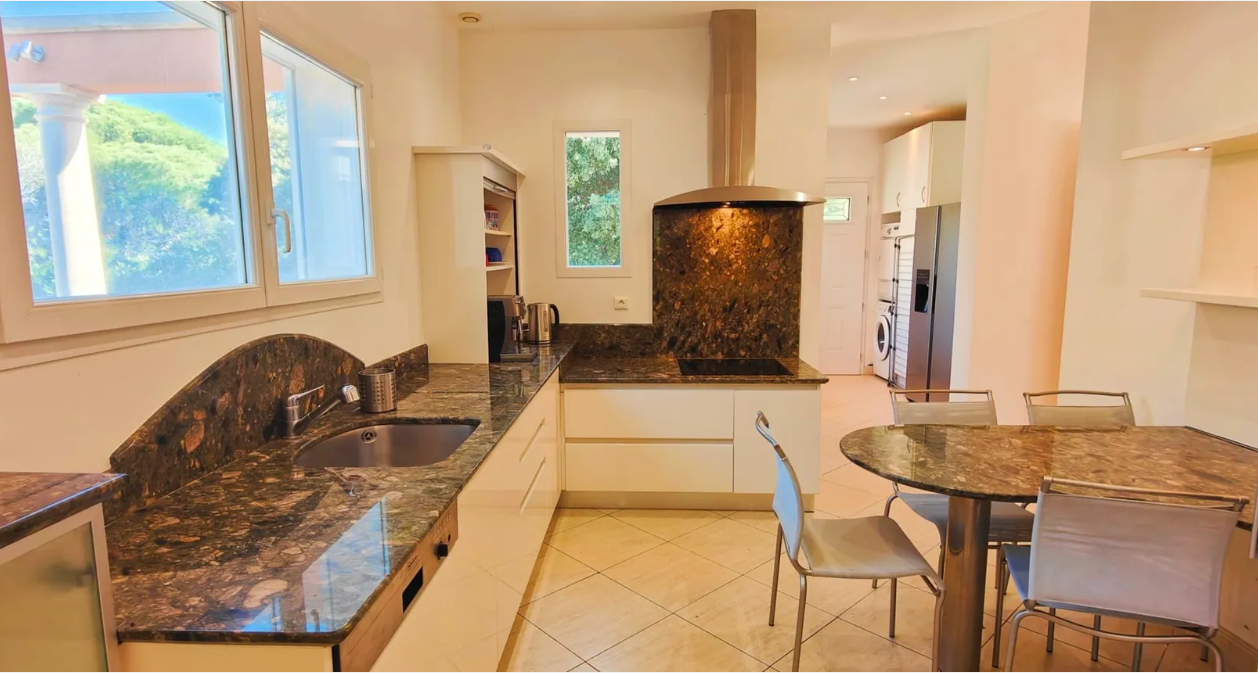 Maison-Saint-Raphael-REF6767596