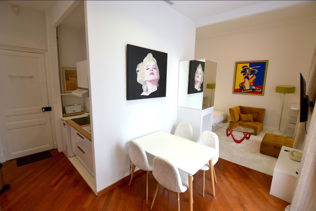 Studio-Monaco-REF7418526